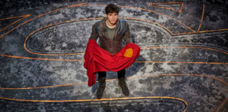 Actor Shaun Sipos habla sobre su papel de Adam Strange en Krypton