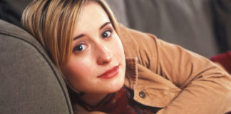 Allison Mack intentó reclutar a Emma Watson y Kelly Clarkson en red de tráfico sexual