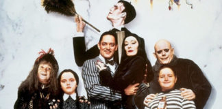 La Familia Addams está de vuelta en el cine el próximo año y acá hay un primer vistazo a sus personajes y elenco