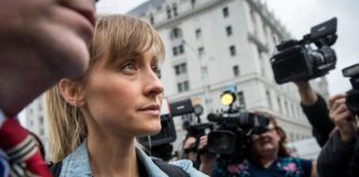 Allison Mack, actriz de ‘Smallville’, acepta cargos de crimen organizado en el caso de la secta Nxivm