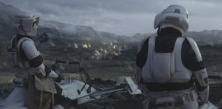 Wikipedia agrega a la biografía de Jason Sudeikis que es «conocido por un papel donde golpea a Baby Yoda»