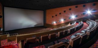 Asistir al cine es una excepción válida para la restricción vehicular sanitaria