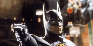 El director de Flash revela el regreso del clásico traje de Batman de Michael Keaton